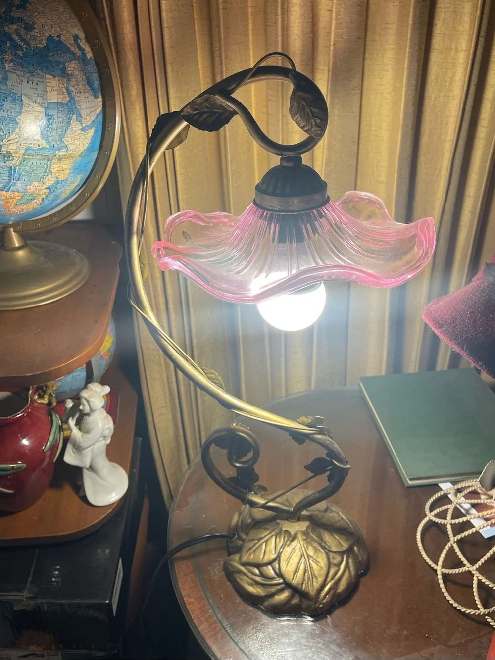 NEW! Pink flower blown stain Glass Lantern Victorian Tiffany Fairy style Lamp
